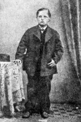 [Kuva: Antti Pyy, 13-vuotias kajuutpoika v. 1868.]