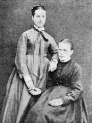 [Kuva: Raahen merimiestyttöjä 1870-luvulta. Sofia Luoto ja Sofia Kangas.]